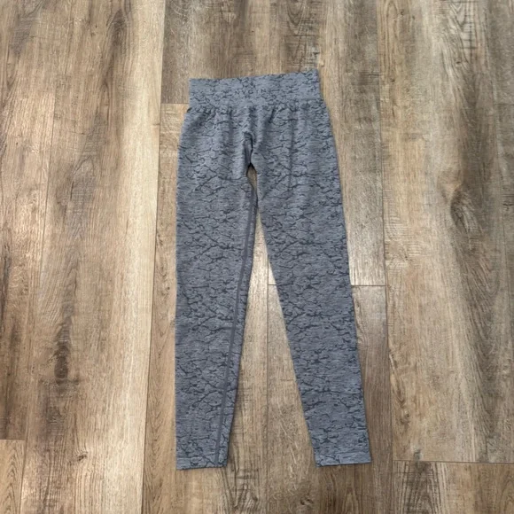 NVGTN Gray Patterned Leggings Size S - Picture 2 of 3